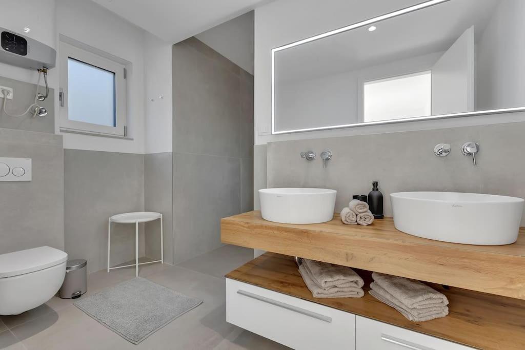 Apartman Delux With Private Pool - Makarska Exklusiv 图彻皮 外观 照片