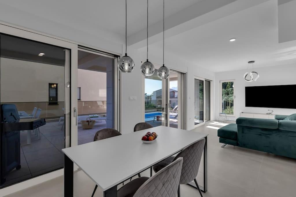 Apartman Delux With Private Pool - Makarska Exklusiv 图彻皮 外观 照片
